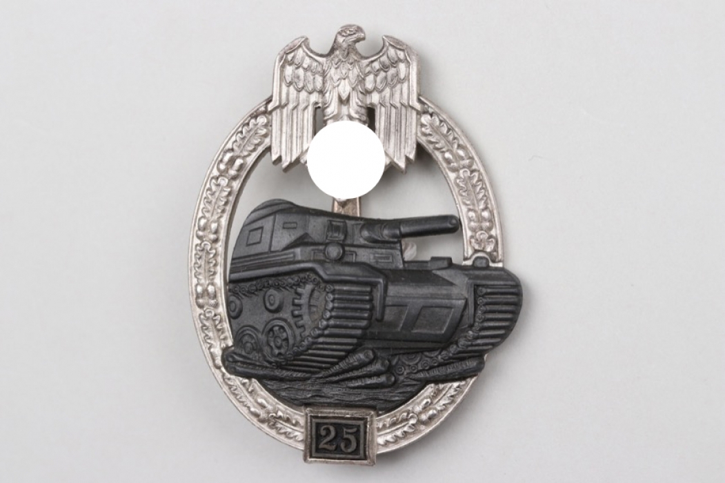 Tank Assault Badge "25" in silver - JFS