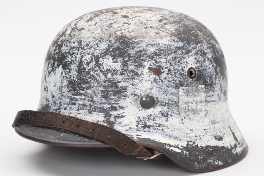 Heer M40 single decal winter camo helmet