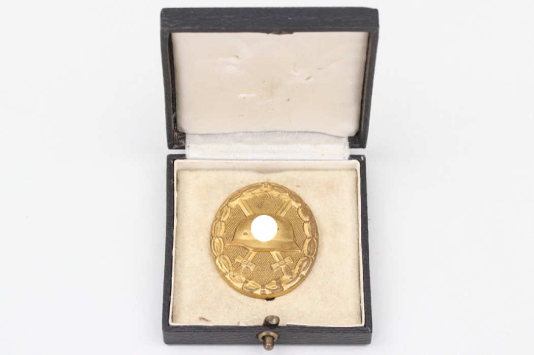 Wound Badge in gold in case - Hauptmünzamt Wien