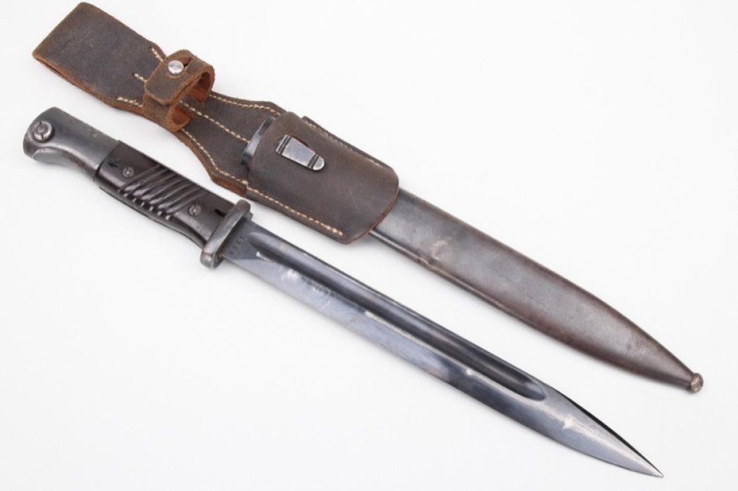 Wehrmacht combat bayonet M84/98 with frog