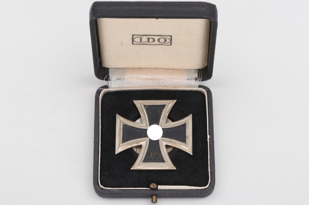 1939 Iron Cross 1st Class on screw-back with case - L/11