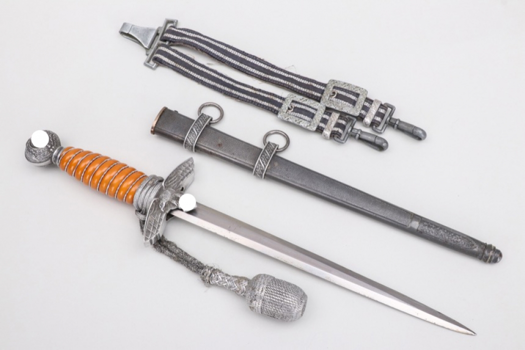 Luftwaffe officer's dagger with hangers and portepee