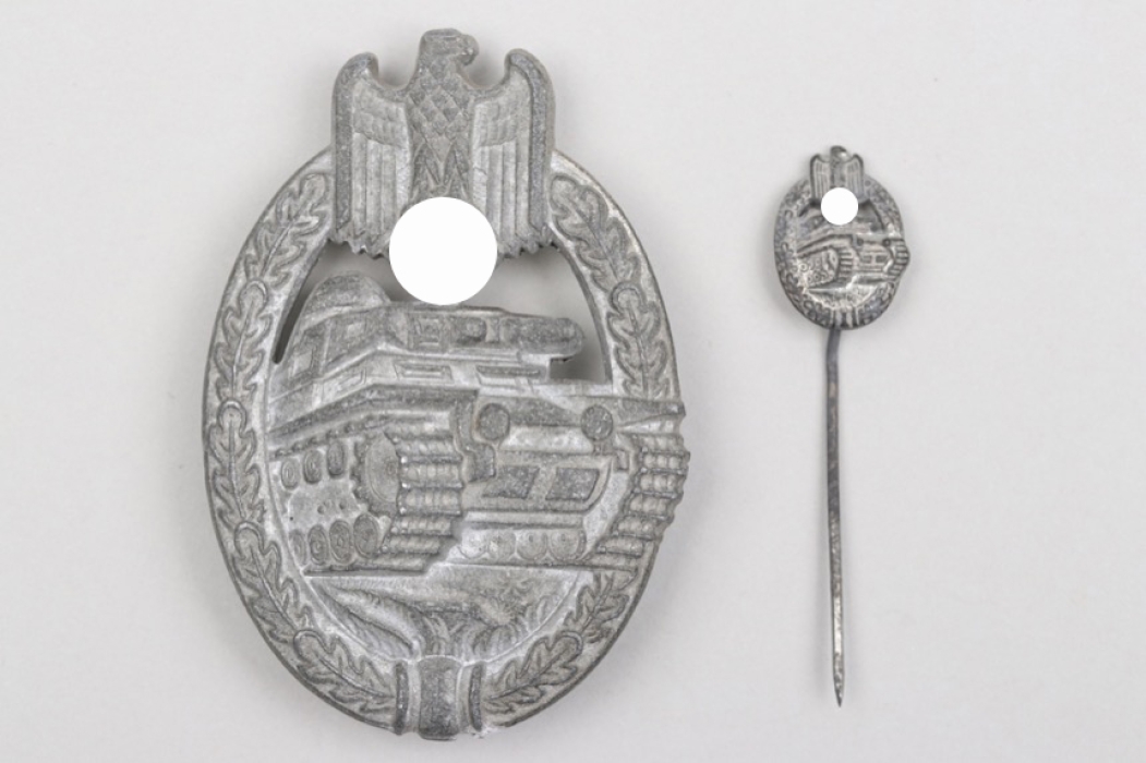 Tank Assault Badge in silver with miniature pin