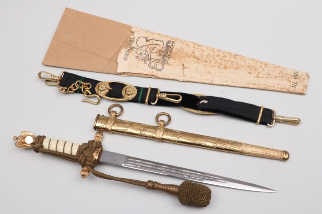 Mint Kriegsmarine officer's dagger with hangers & portepee + bag
