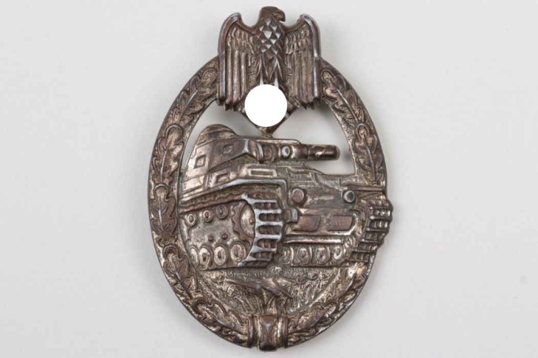 Tank Assault Badge in silver - hollow-construction