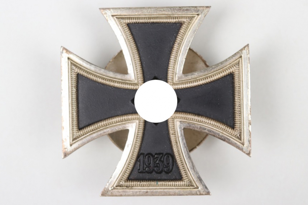 1939 Iron Cross 1st Class on screw-back - L/16