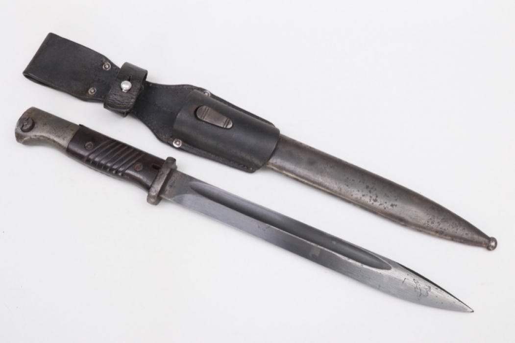 Wehrmacht field bayonet SG 84/98 with frog - number matching