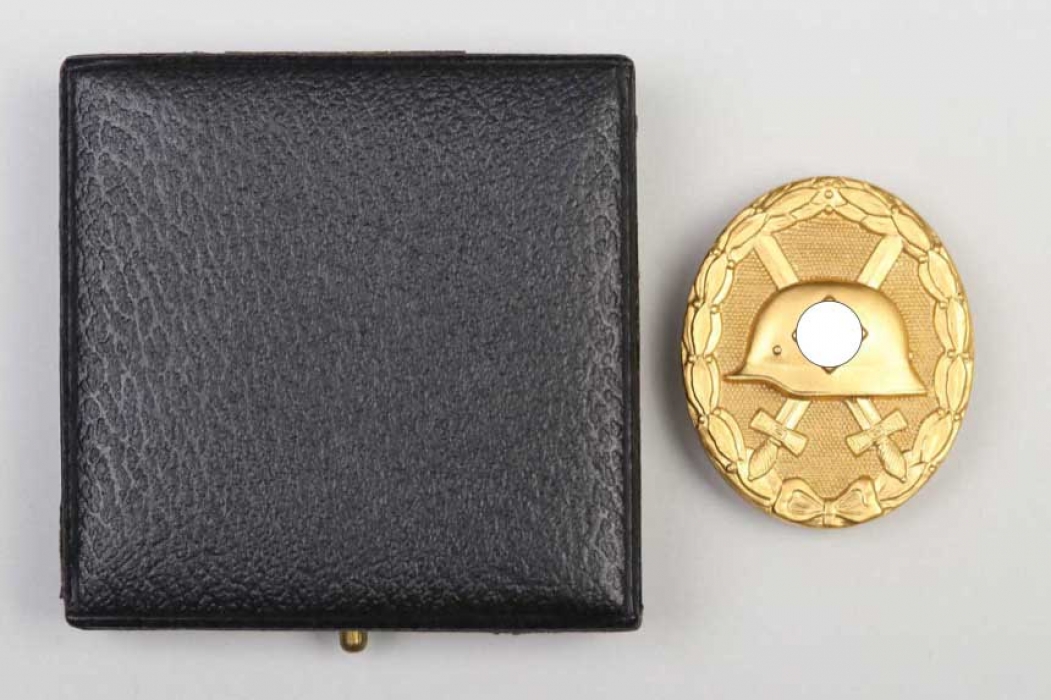Wound Badge in gold in case - tombak