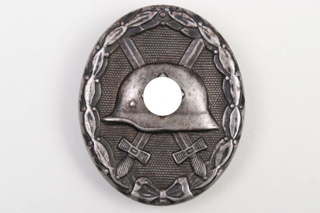 Wound Badge in Black - L/57 (wide hinge)