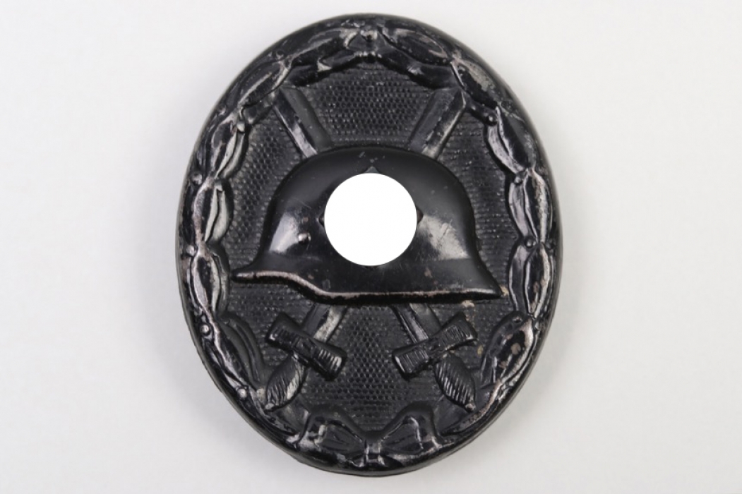 Wound Badge in Black - 32 (steel pin & brass catch)