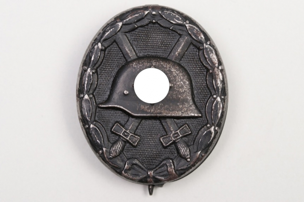 Wound Badge in Black - 63 (integral catch)