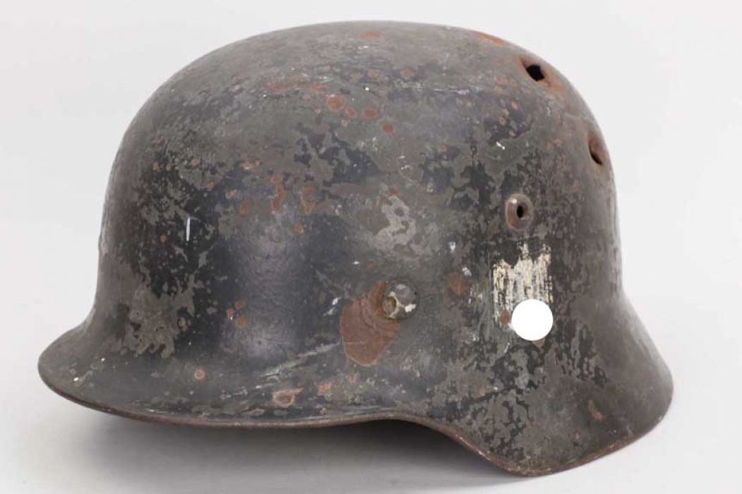 Heer M35 double decal "battle damaged" helmet - SE68