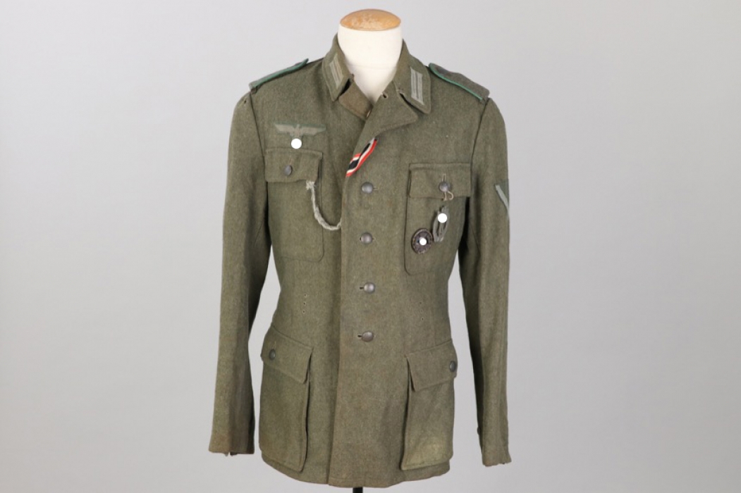 Heer M43 Jäger field tunic (1944) with badges & ID tag