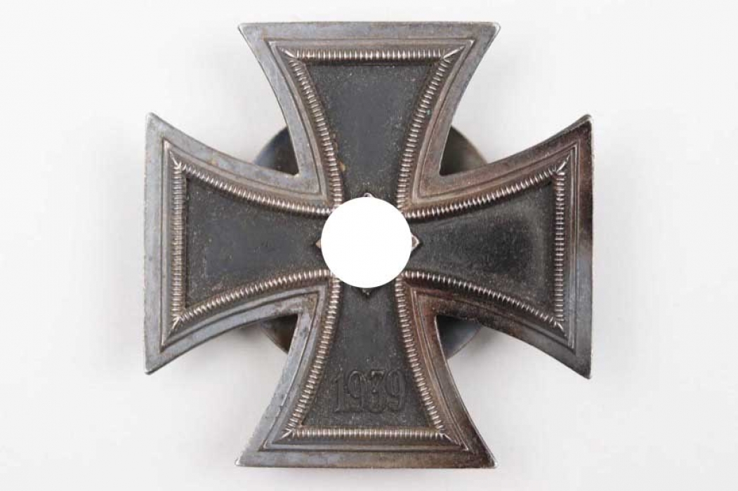 1939 Iron Cross 1st Class on screw-back "L58" - non-magnetic