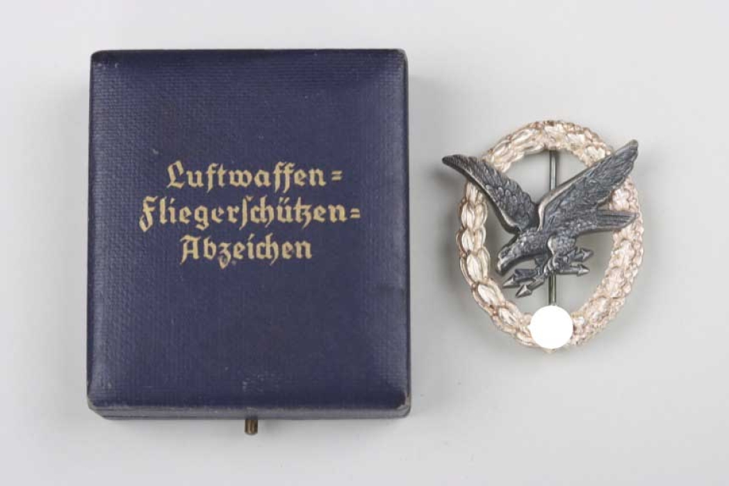 Luftwaffe Air Gunner's Badge "B&N L" (tombak) in case of issue