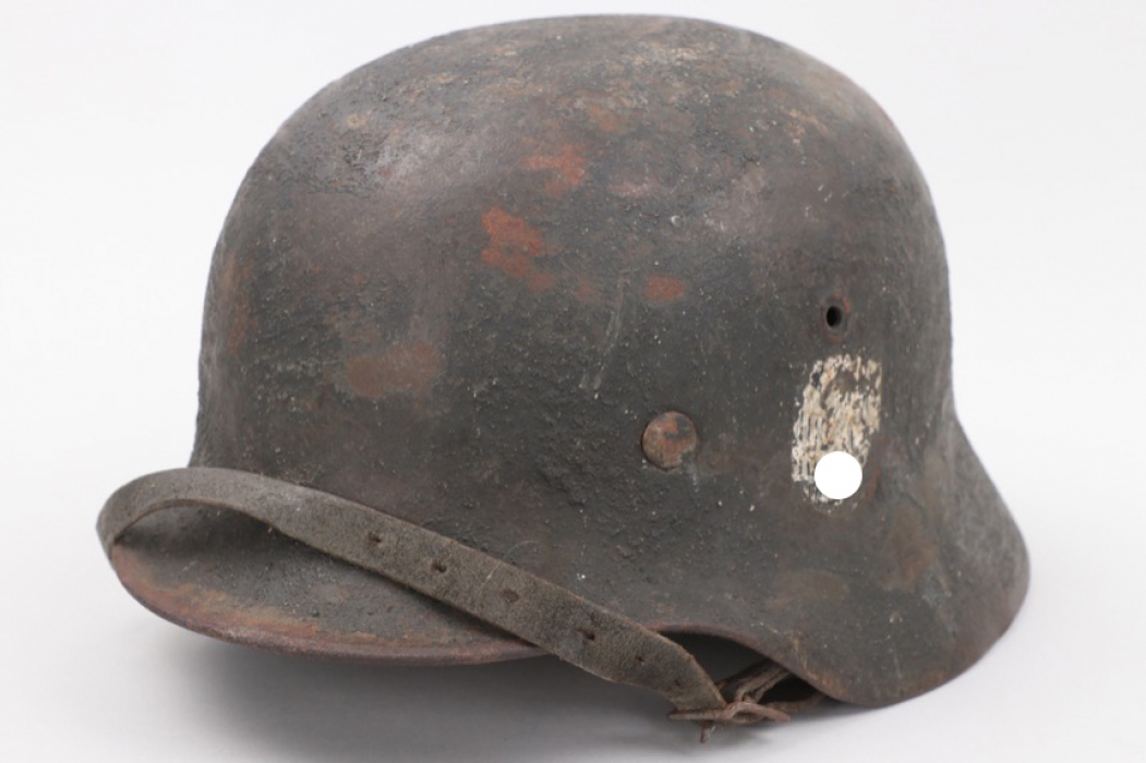 Heer M40 single decal "saw-dust" helmet - EF64 (named)