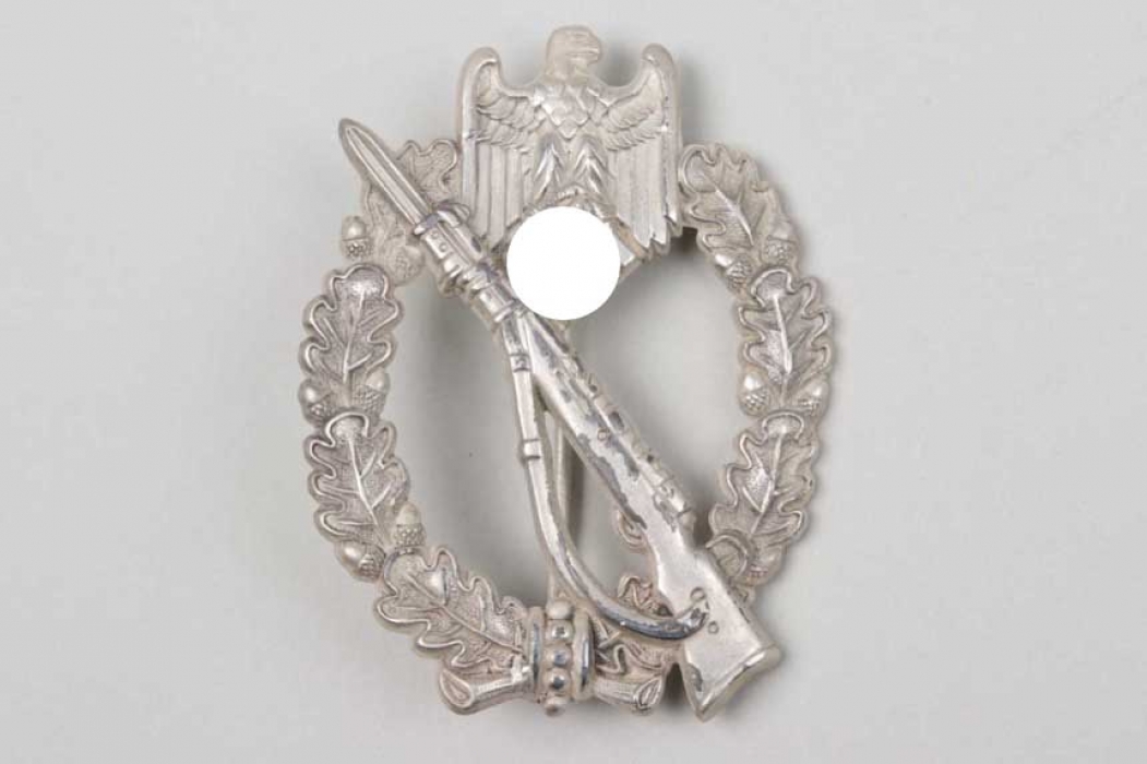 Infantry Assault Badge in Silver - mint