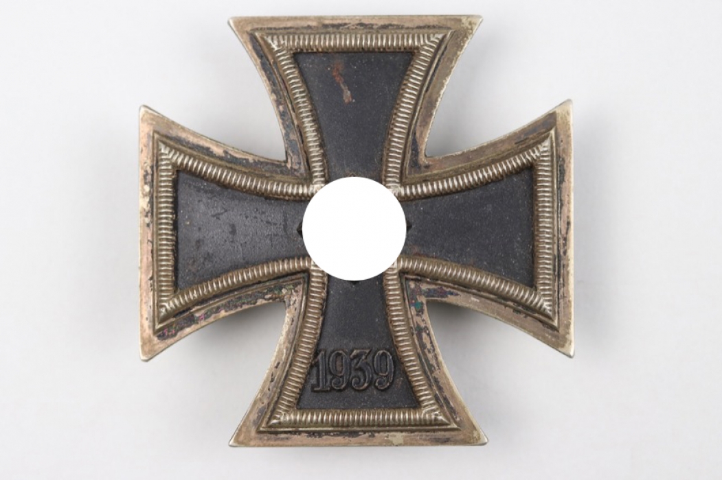 1939 Iron Cross 1st Class on screw-back - L/10