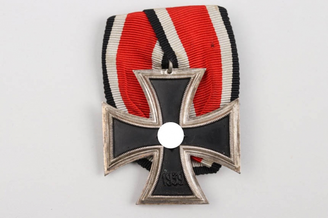 1939 Iron Cross 2nd Class on bar - Schinkel type