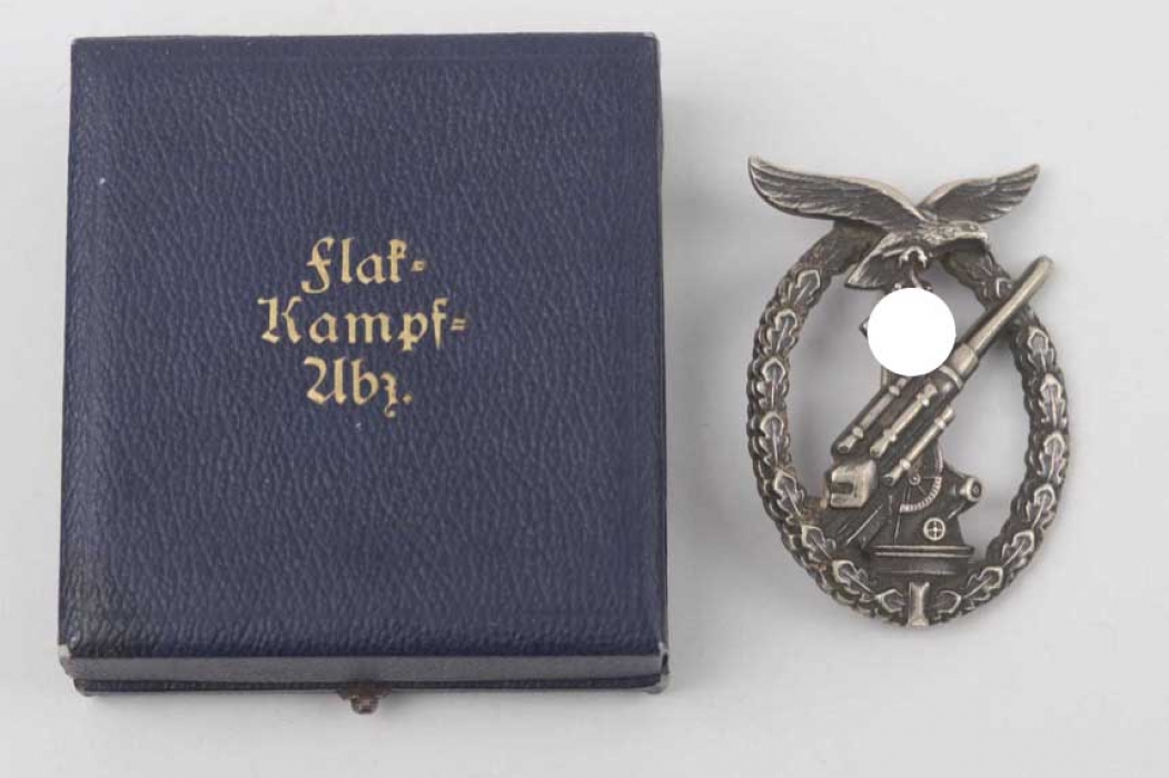 Luftwaffe Flak Badge in case - Juncker (tombak)