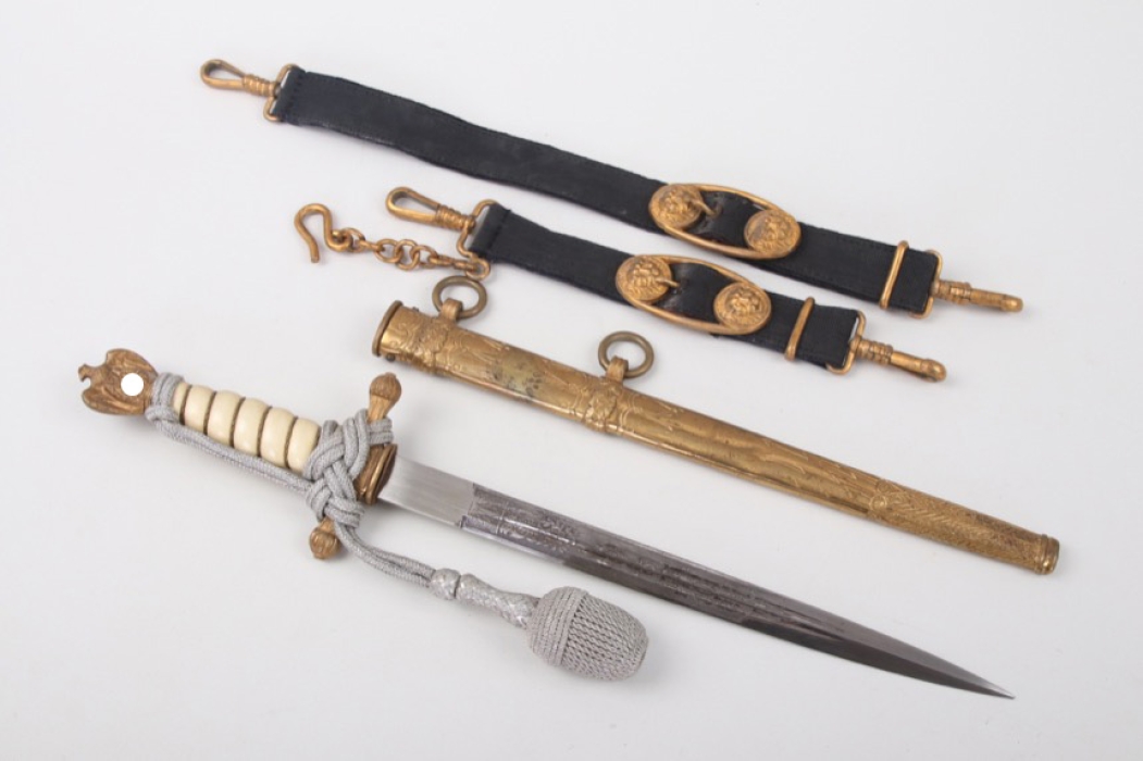 Kriegsmarine officer's dagger with hangers & portepee - Eickhorn