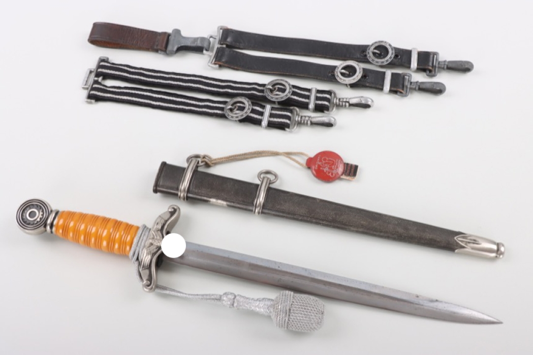 TeNo leader's dagger with maker's tag and two dagger hangers - Eickhorn