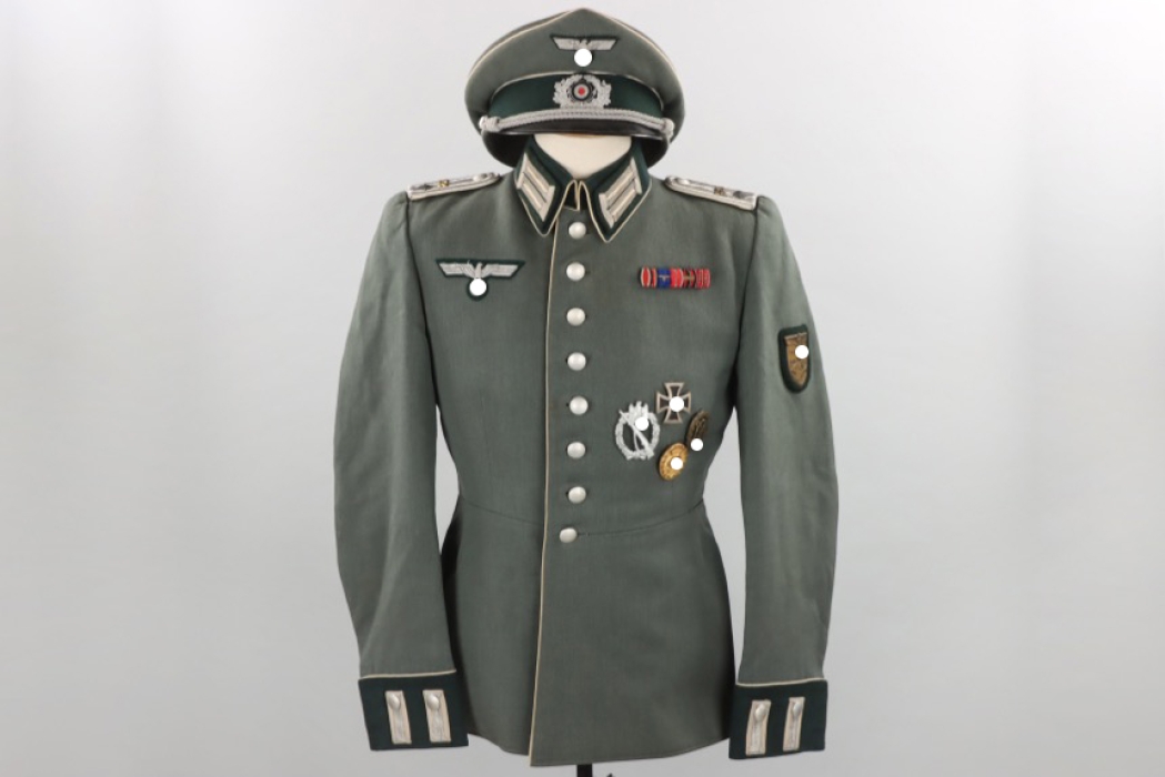 Inf.Rgt.72 comprehensive uniform grouping to Olt. Korndörfer