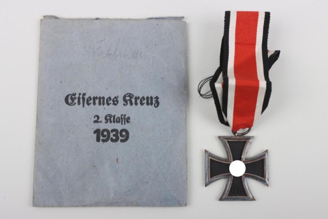 1939 Iron Cross 2nd Class with bag - K & Q