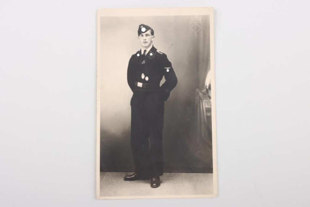 Waffen-SS Panzer portrait photo with incorrect uniform