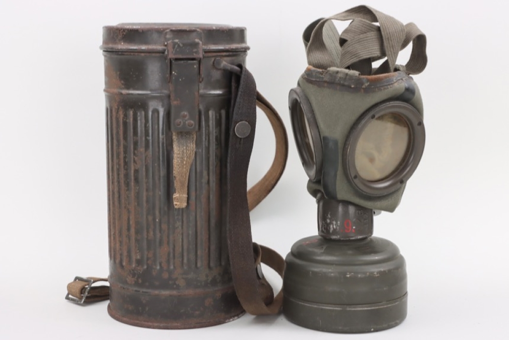 Wehrmacht 1936 gas mask -Auer