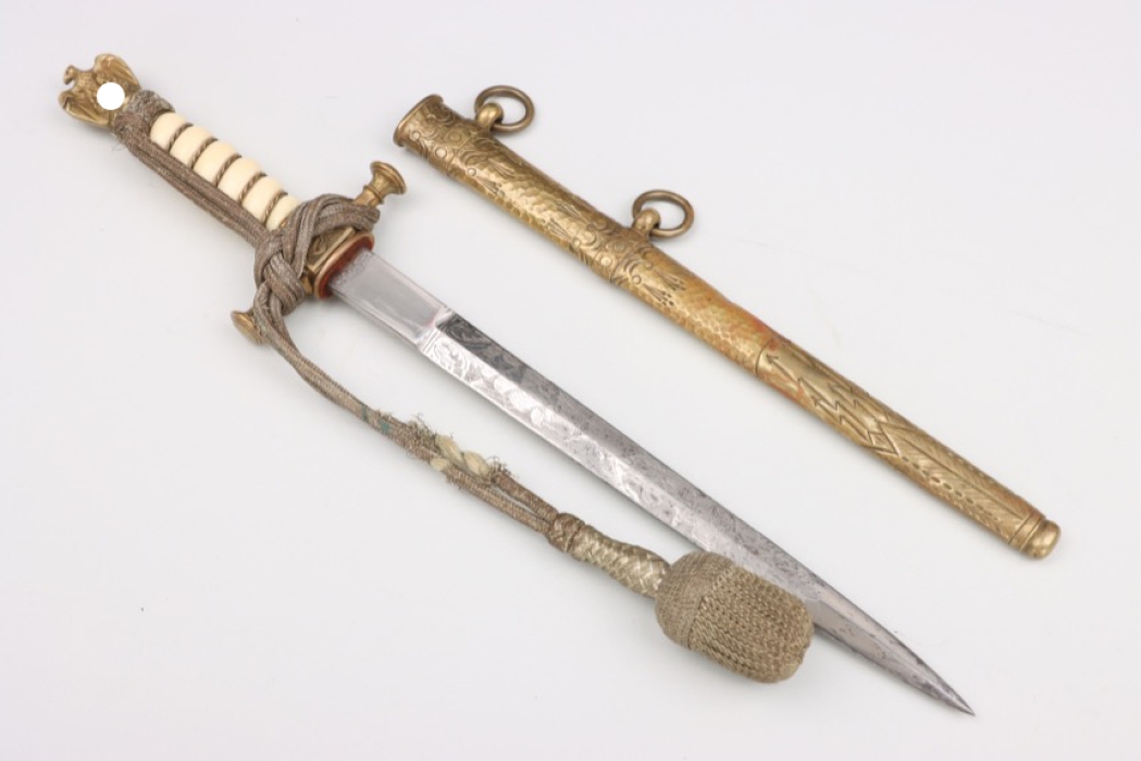 Imperial Navy / Kriegsmarine officer's dagger with portepee