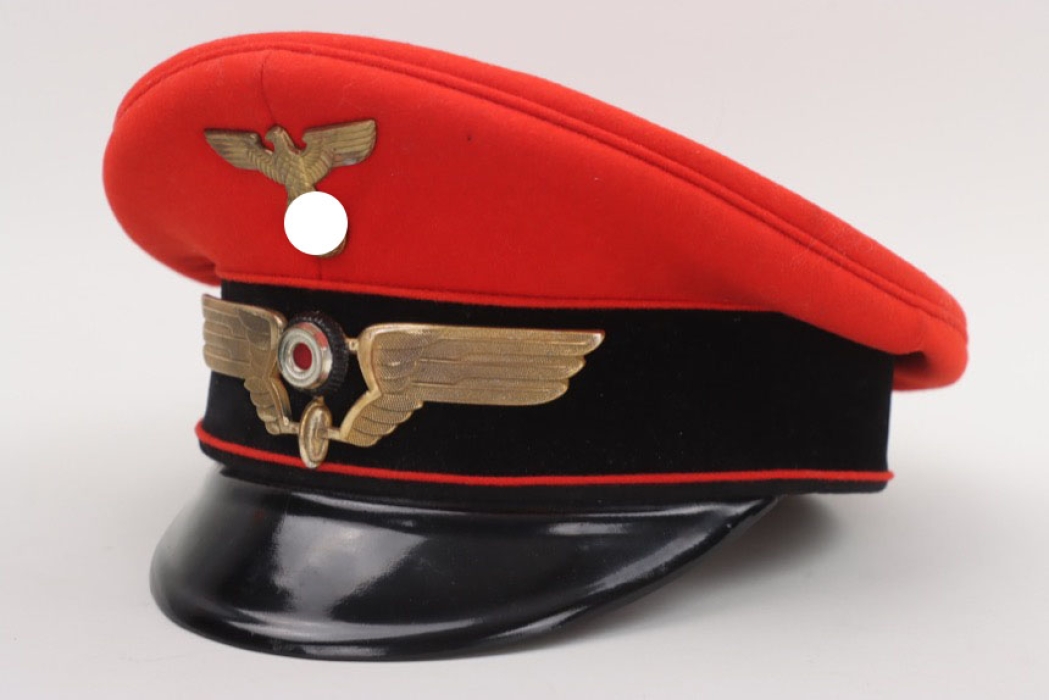 Railway visor cap for a supervisor