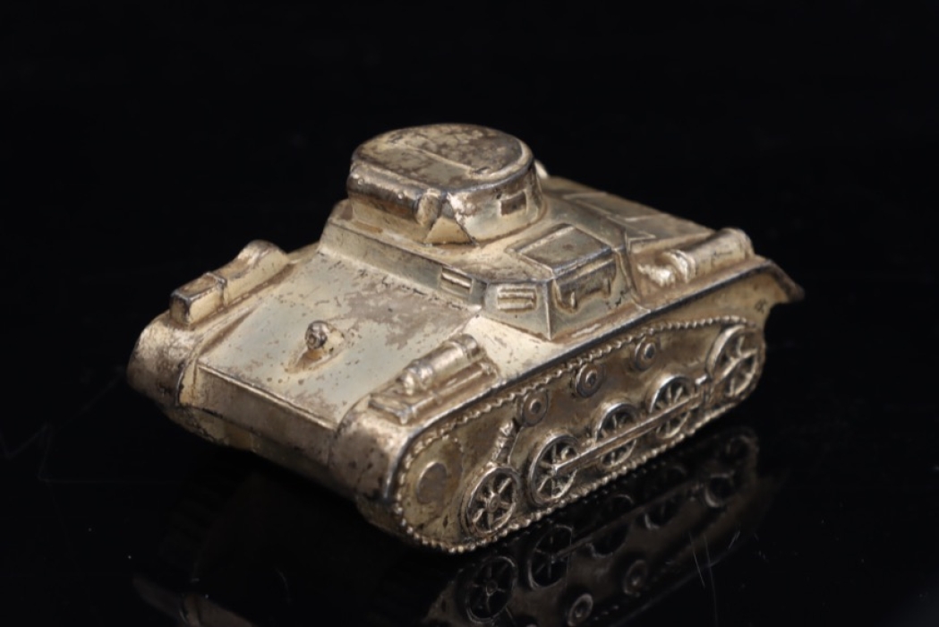 Little model tank military toy