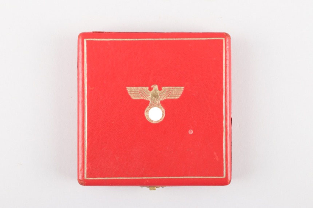 Case to German Eagle Order Merit Cross 2nd Class with Swords