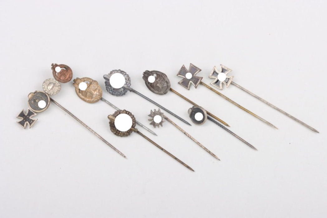 Lot of miniature pins