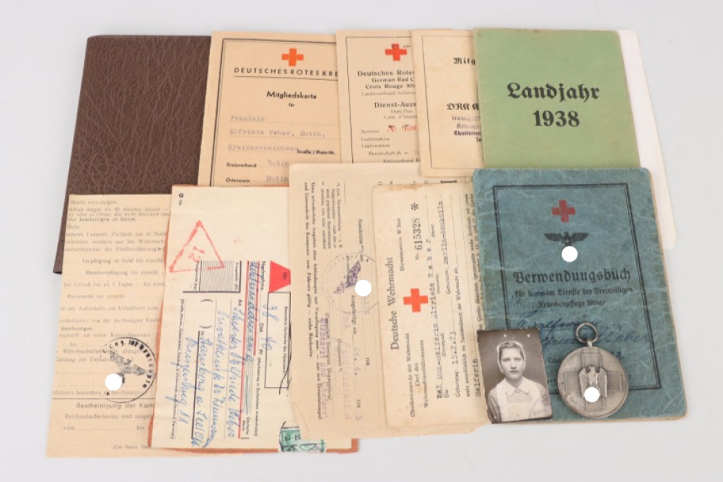 DRK document grouping of a nurse "DRK-Helferin"