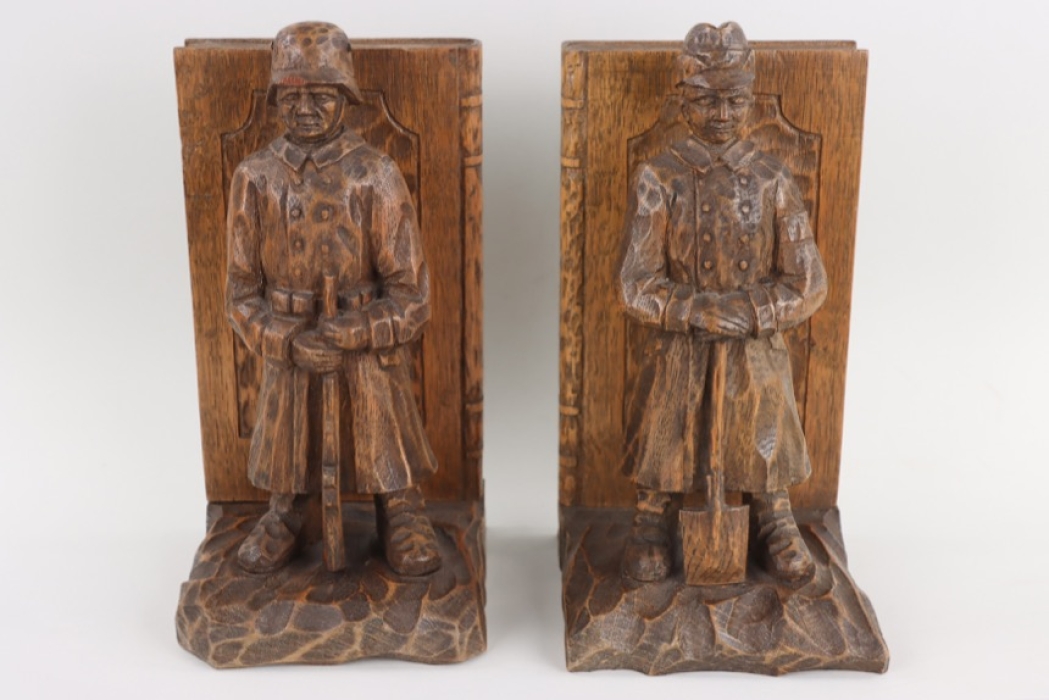Two figurative wooden bookends Wehrmacht & RAD
