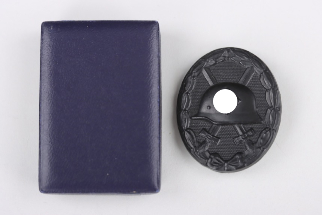 Wound Badge in Black with LDO case