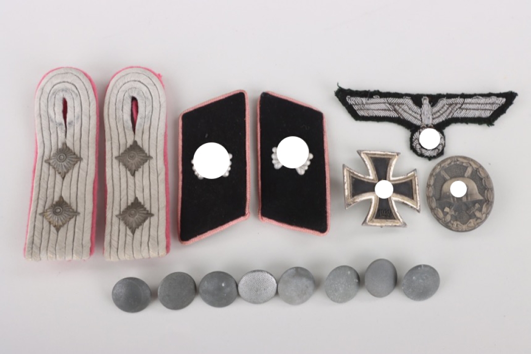 Grouping of a Panzer Hauptmann - medals and insignia