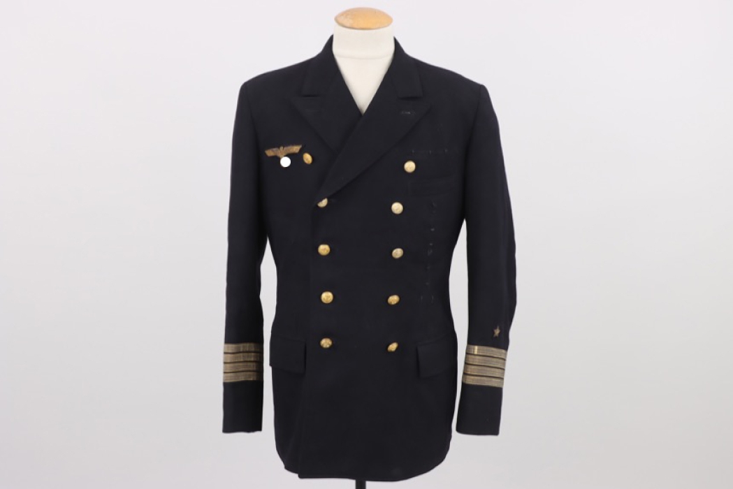Kriegsmarine jacket for a Kapitän z.S.