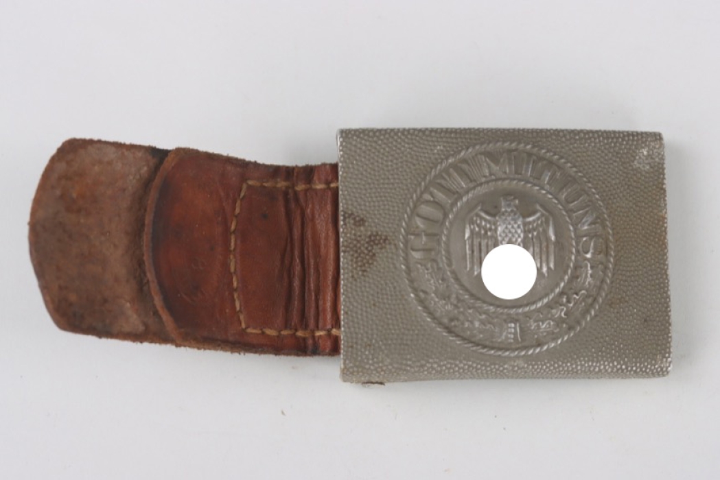 Heer EM/NCO field buckle with leather tab - Schneider