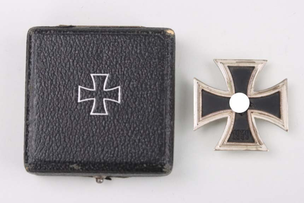 1939 Iron Cross 1st Class in case - (Brass core)