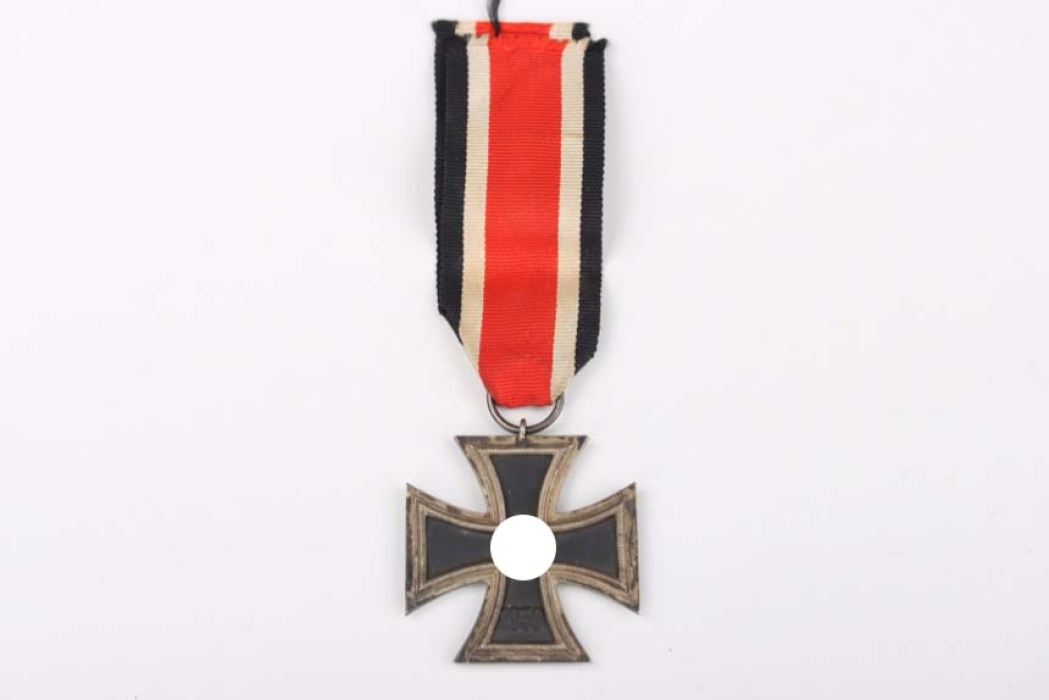 1939 Iron Cross 2nd Class - "25" Arbeitsgemeinschaft der Graveur-, Gold- und Silberschmiedeinnungen, Hanau a. Main