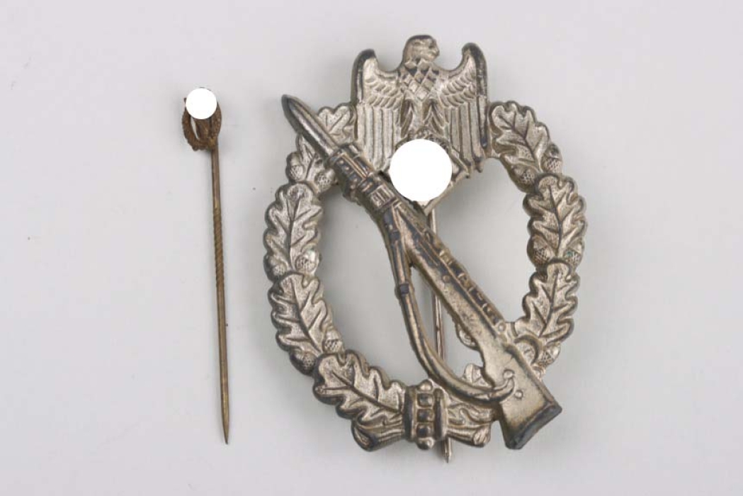Infantry Assault Badge in Silver + miniature - "W.H." Wilhelm & Hobacher, Wien