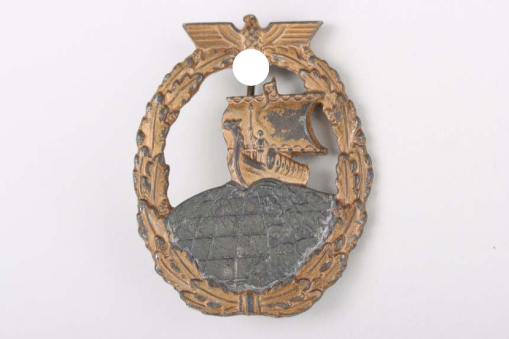 Auxiliary Cruiser War Badge - R.S. (rare short pin example)