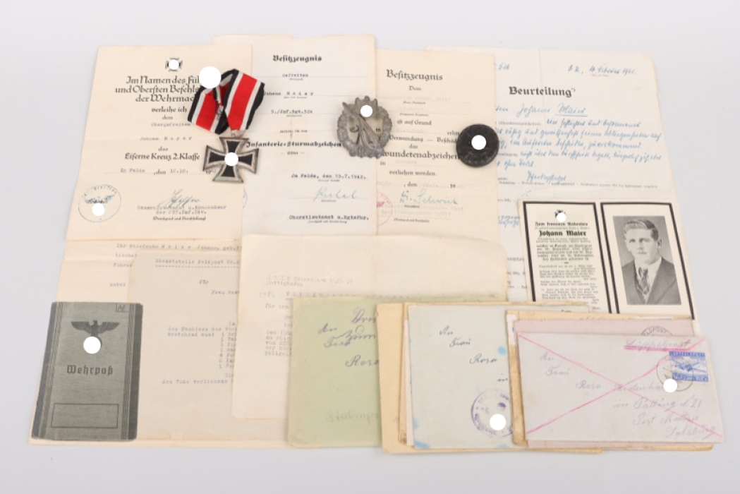 Inf.Rgt. 524 medal and document grouping - Stalingrad