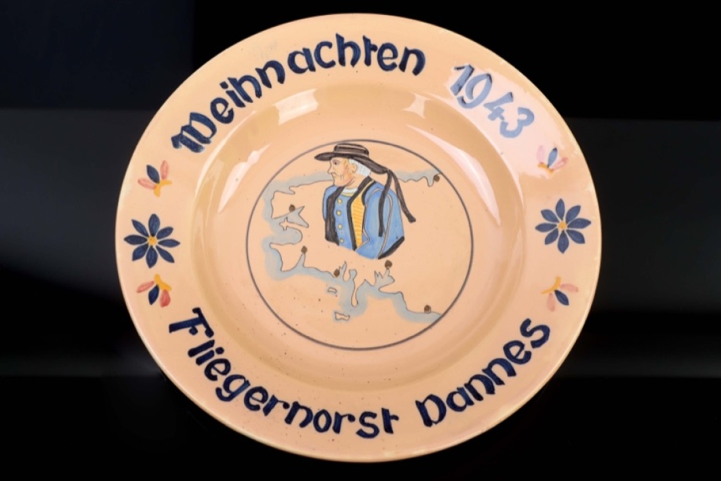 Porcelain plate "Fliegerhorst Vannes" - Christmas 1943