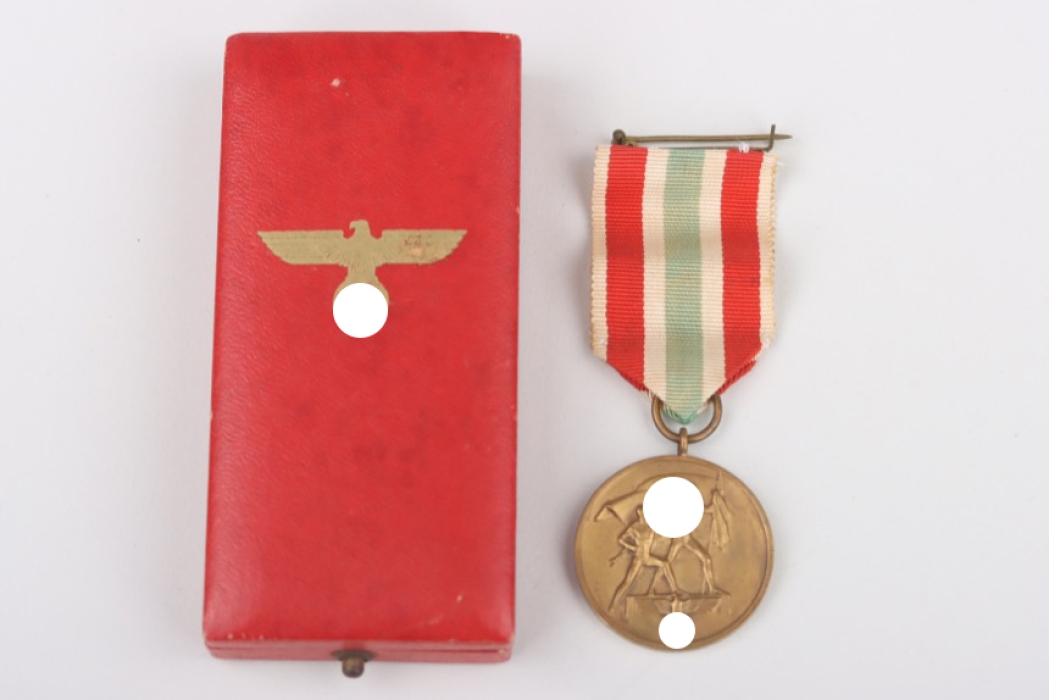 Memel Medal in case