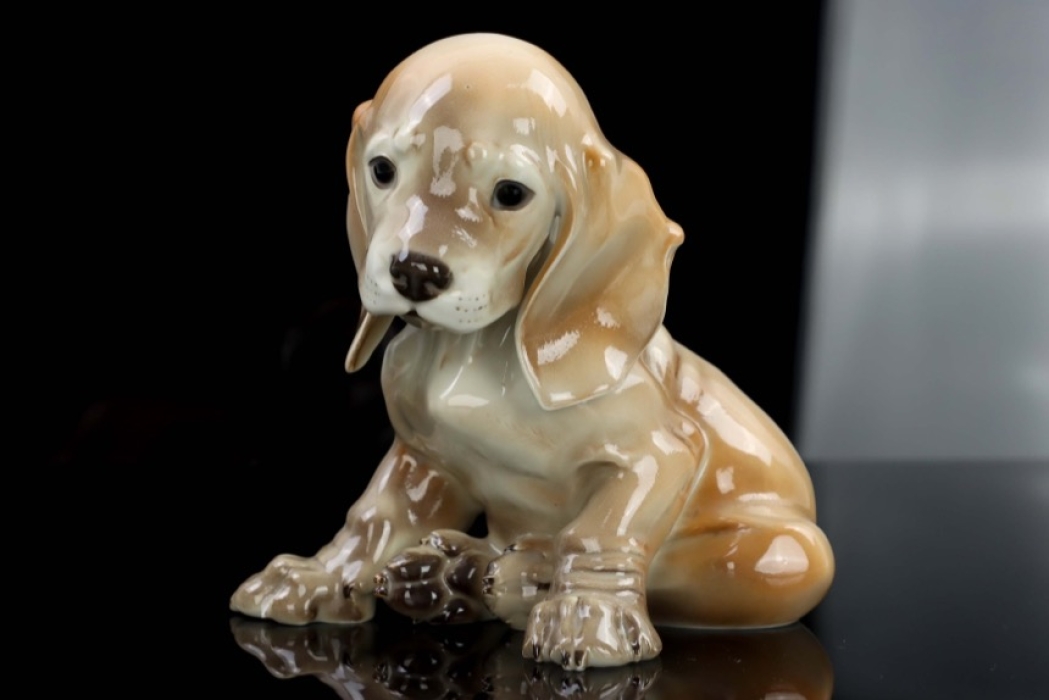 Allach porcelain No.2 - Young Dachshund sitting, colored