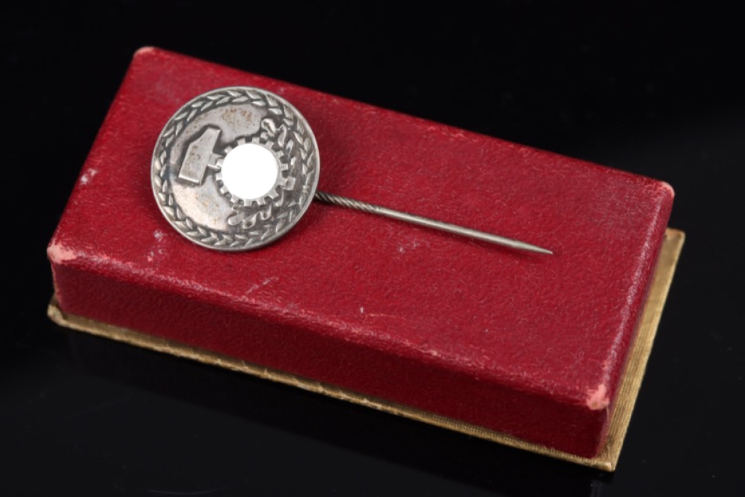 Egger, Engelbert - Reichssieger pin of the craftsman competition in case - SILBER